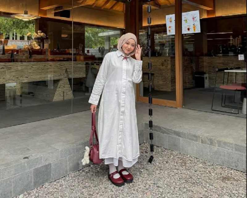 OOTD Ibu Hamil Berhijab, Simpel, Nyaman, namun Tetap Modis