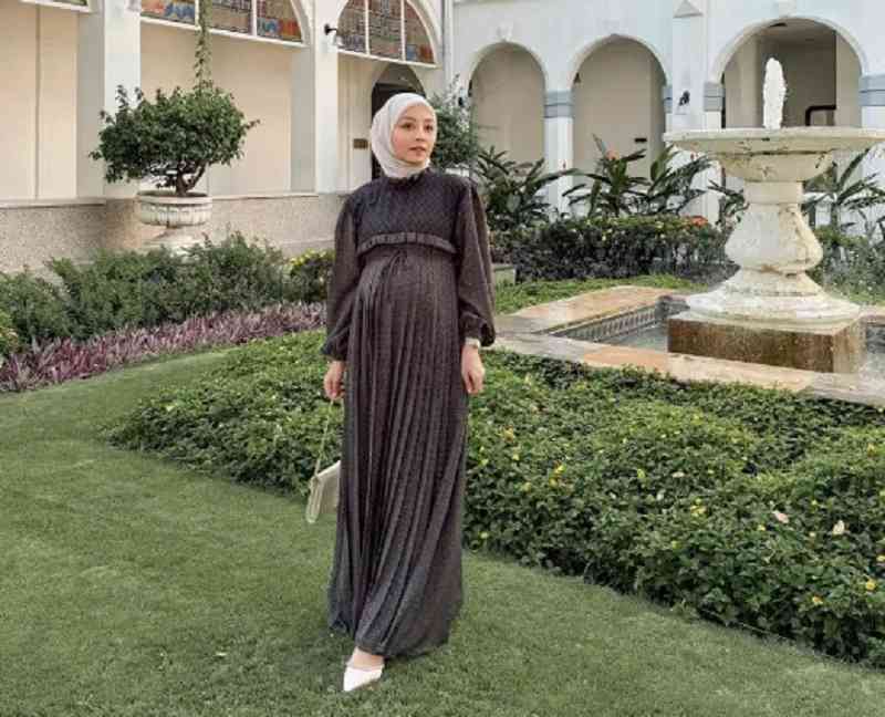 OOTD Ibu Hamil Berhijab, Simpel, Nyaman, namun Tetap Modis