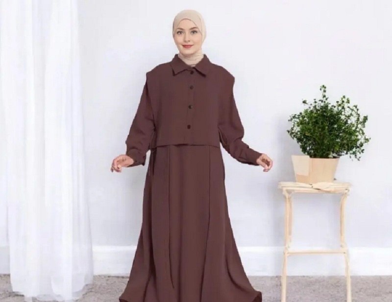 Warna Jilbab yang Cocok untuk Baju Mahogany Fashion Elegan para Hijaber
